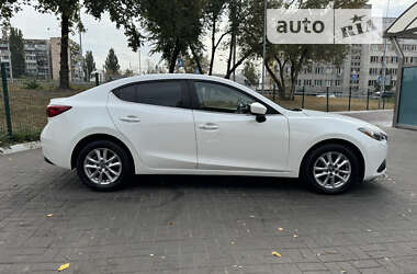 Седан Mazda 3 2015 в Киеве