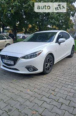 Седан Mazda 3 2016 в Чернівцях