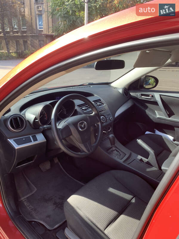 Хетчбек Mazda 3 2011 в Кам'янському