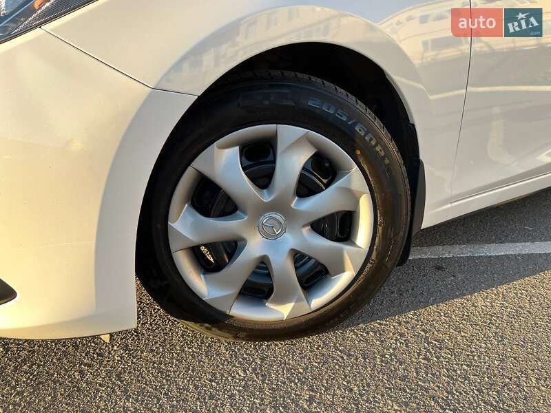 Седан Mazda 3 2014 в Виннице