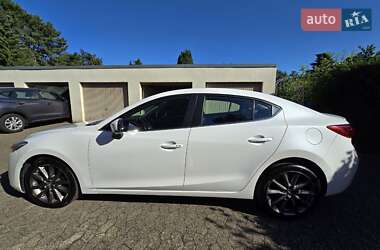 Седан Mazda 3 2017 в Киеве