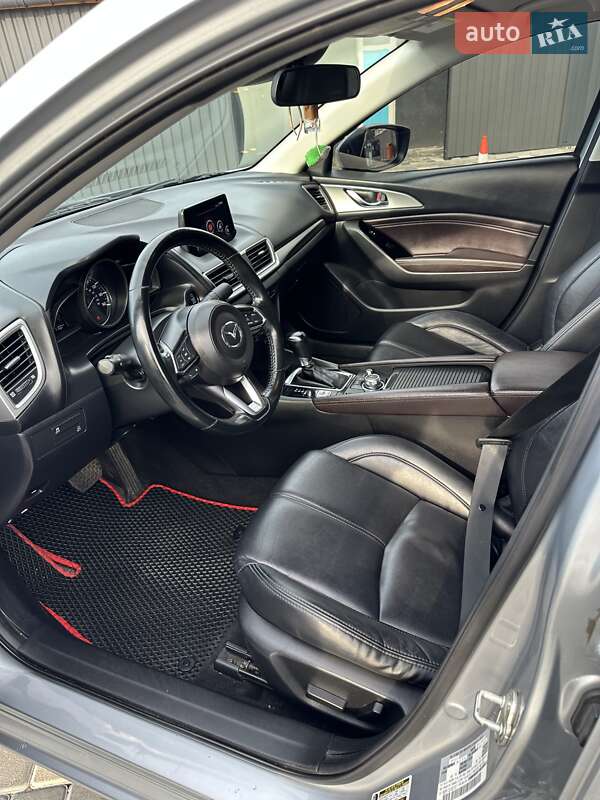 Седан Mazda 3 2018 в Одессе