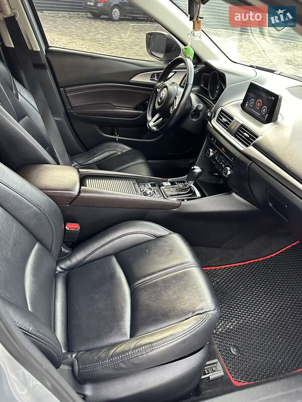 Седан Mazda 3 2018 в Одессе