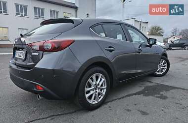 Хэтчбек Mazda 3 2015 в Измаиле