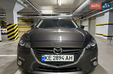 Седан Mazda 3 2016 в Днепре