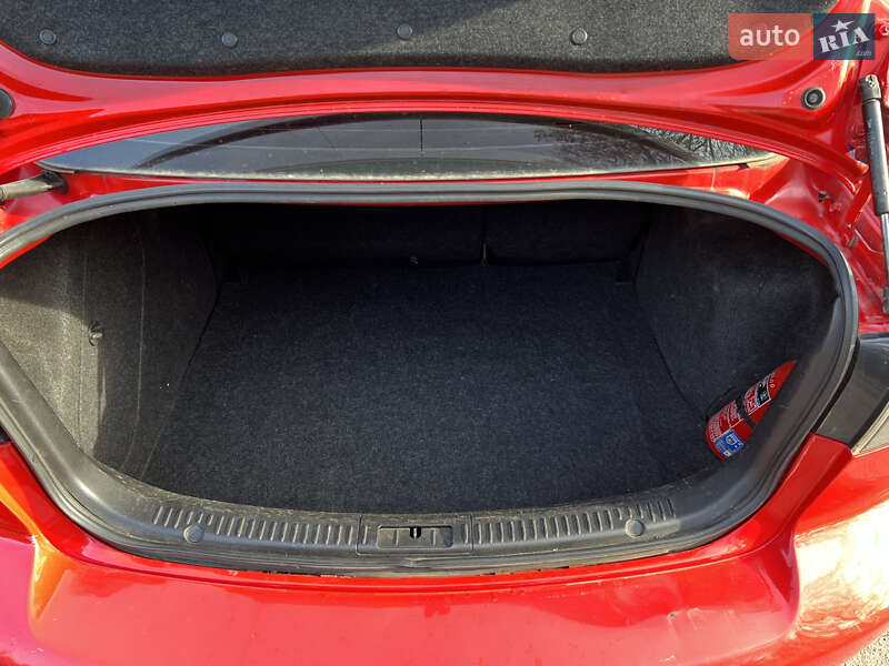 Седан Mazda 3 2005 в Чернігові