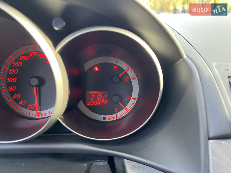 Седан Mazda 3 2005 в Чернігові