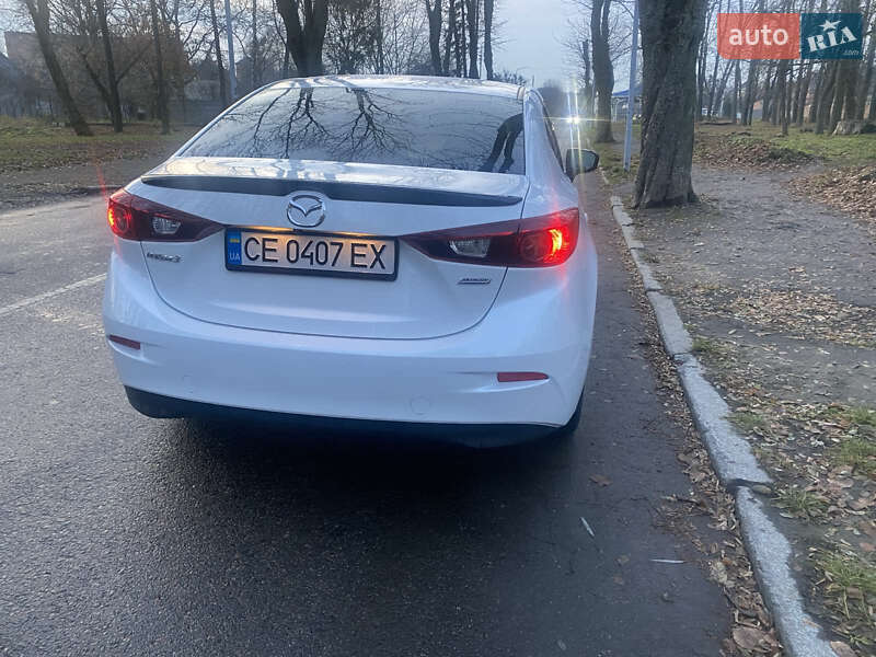 Седан Mazda 3 2016 в Черновцах