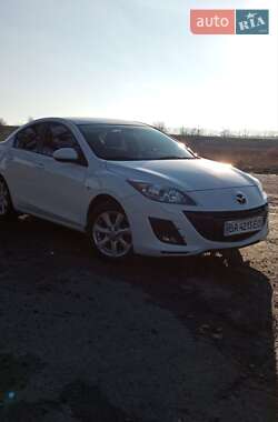 Седан Mazda 3 2010 в Александровке