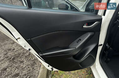 Седан Mazda 3 2016 в 