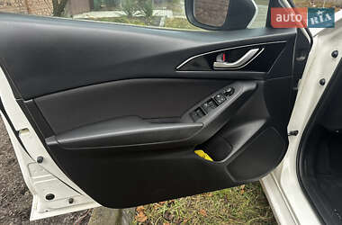 Седан Mazda 3 2016 в 