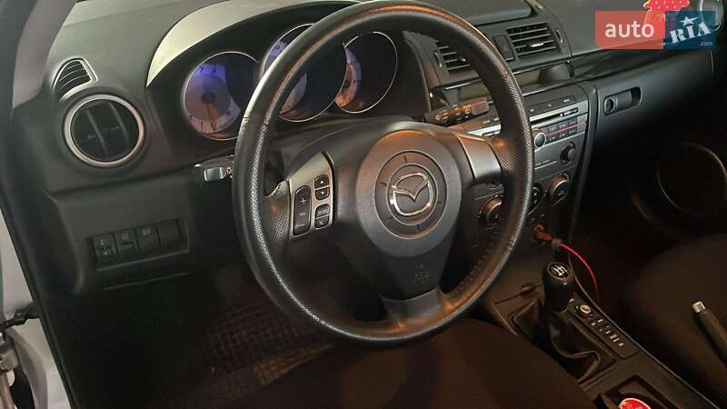 Хэтчбек Mazda 3 2006 в Николаеве