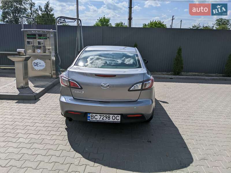 Седан Mazda 3 2009 в Шептицькому