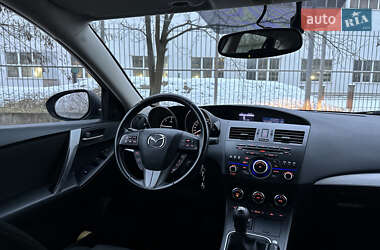 Хетчбек Mazda 3 2013 в Шостці