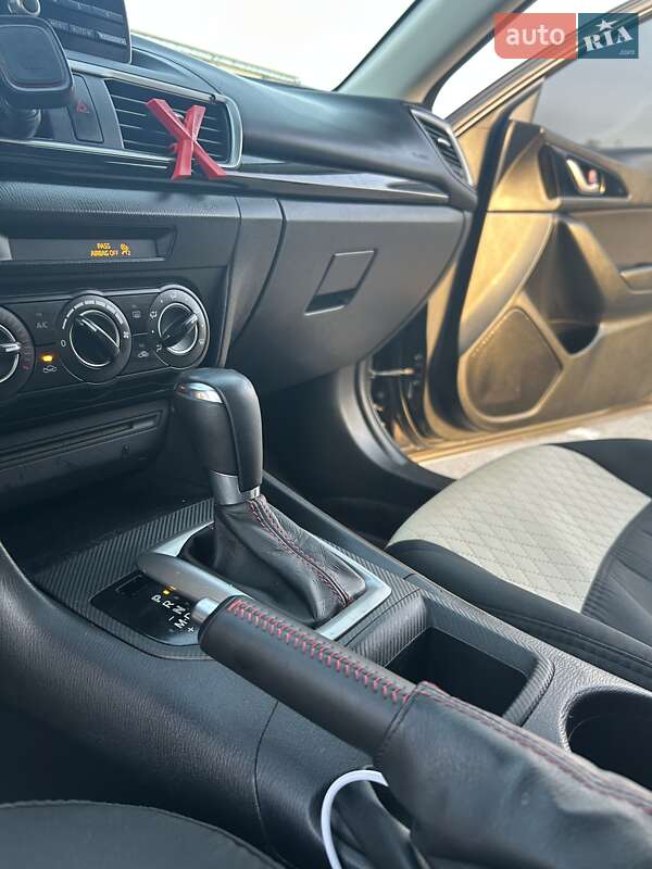 Седан Mazda 3 2013 в Киеве