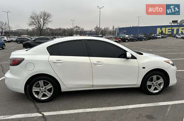 Седан Mazda 3 2011 в Днепре