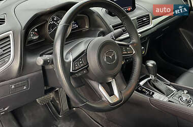 Седан Mazda 3 2018 в 