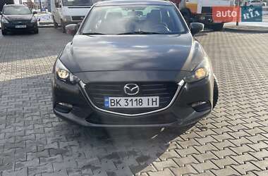 Седан Mazda 3 2016 в Ровно