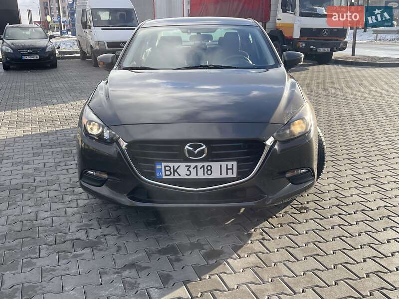 Седан Mazda 3 2016 в Рівному