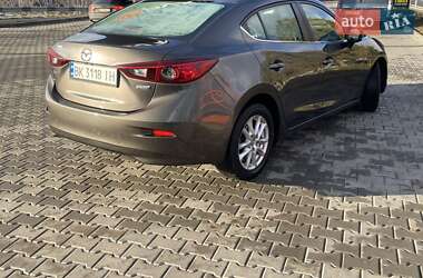 Седан Mazda 3 2016 в Рівному