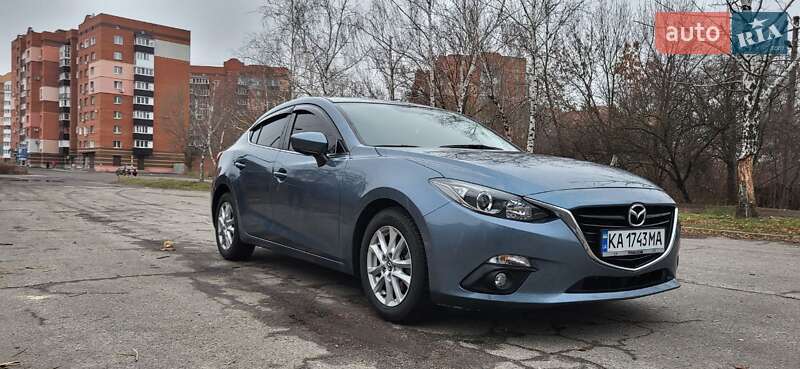 Седан Mazda 3 2015 в Полтаве