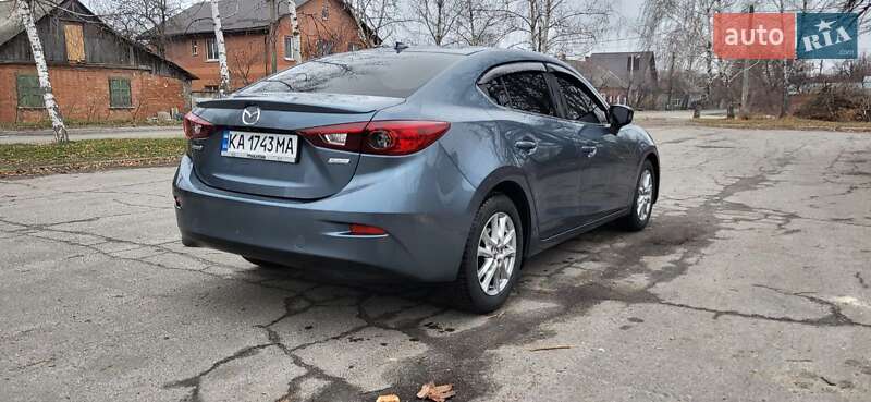 Седан Mazda 3 2015 в Полтаве