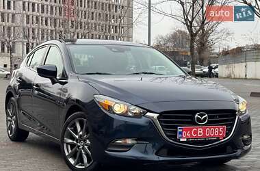 Седан Mazda 3 2017 в Днепре