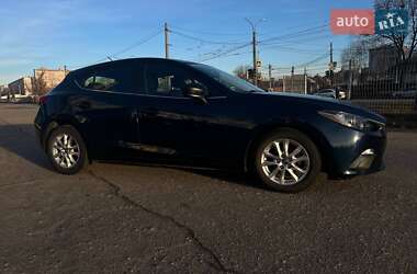 Хэтчбек Mazda 3 2016 в 