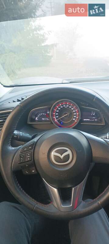 Седан Mazda 3 2015 в Першотравенську