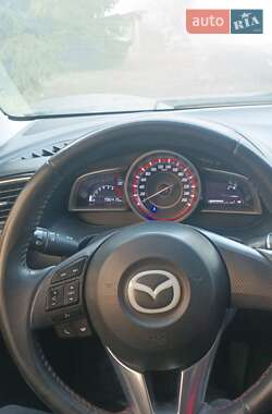 Седан Mazda 3 2015 в Першотравенську