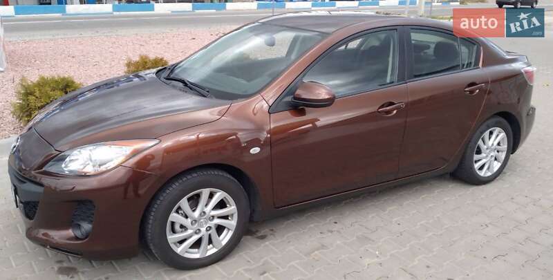 Седан Mazda 3 2011 в Шевченково