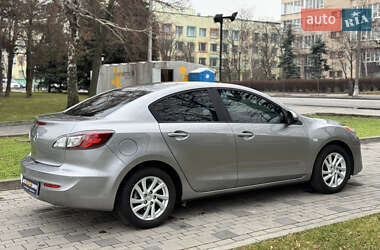 Седан Mazda 3 2011 в Дніпрі