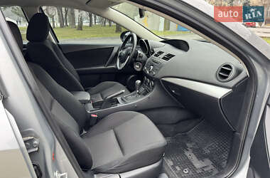 Седан Mazda 3 2011 в Дніпрі