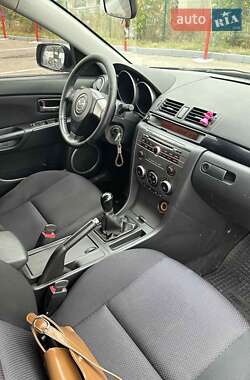 Хэтчбек Mazda 3 2006 в Сарнах