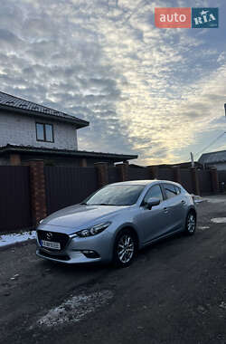 Хэтчбек Mazda 3 2017 в 