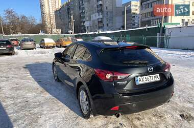 Хэтчбек Mazda 3 2015 в 