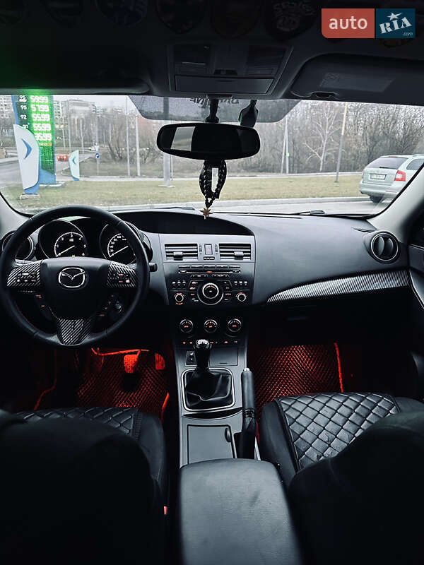 Хэтчбек Mazda 3 2012 в Полтаве