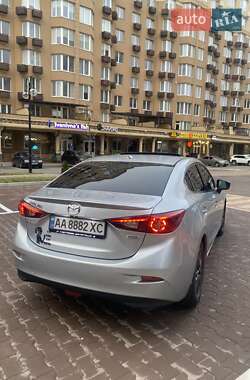 Седан Mazda 3 2016 в Киеве