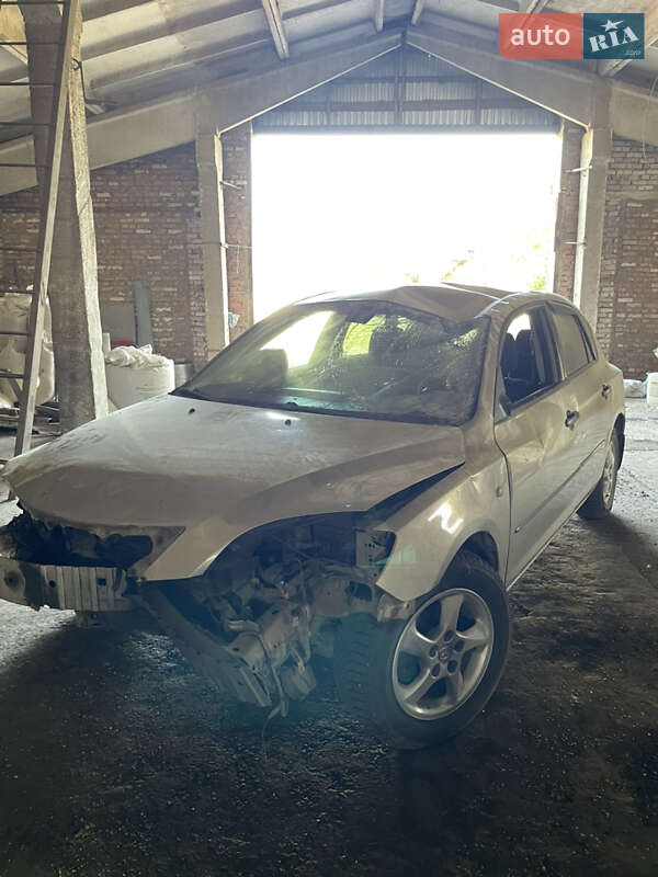 Хэтчбек Mazda 3 2006 в Гайсине