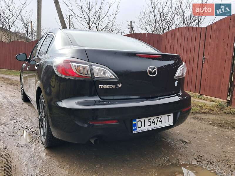 Седан Mazda 3 2011 в Ивано-Франковске