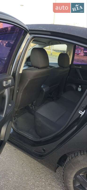 Седан Mazda 3 2011 в Ивано-Франковске