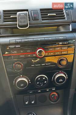 Хэтчбек Mazda 3 2008 в 