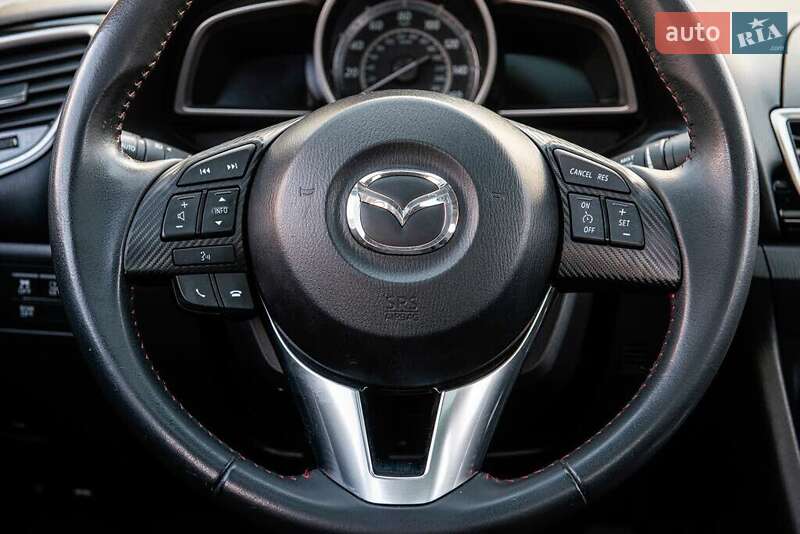 Седан Mazda 3 2016 в Львове
