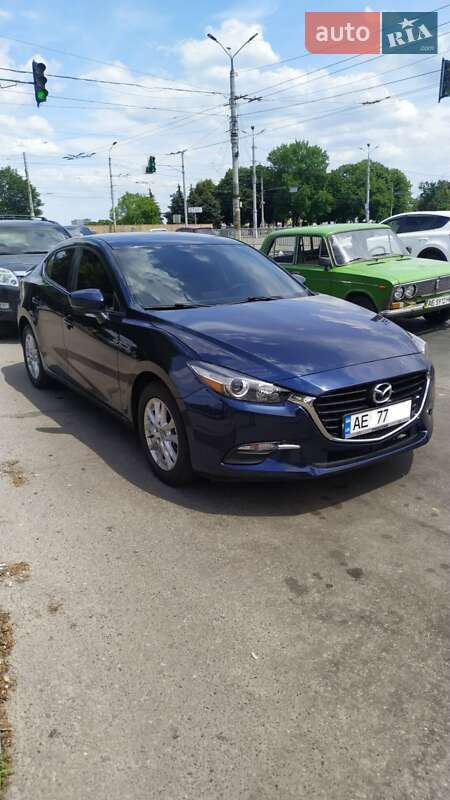 Седан Mazda 3 2016 в Днепре