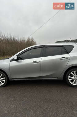 Хетчбек Mazda 3 2010 в Чернігові