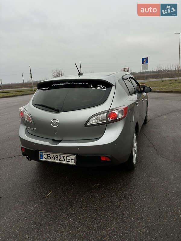 Хетчбек Mazda 3 2010 в Чернігові