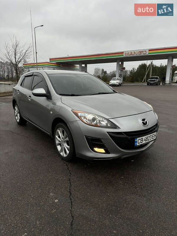 Хетчбек Mazda 3 2010 в Чернігові