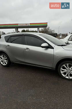 Хетчбек Mazda 3 2010 в Чернігові
