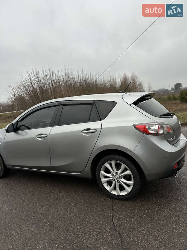 Хетчбек Mazda 3 2010 в Чернігові