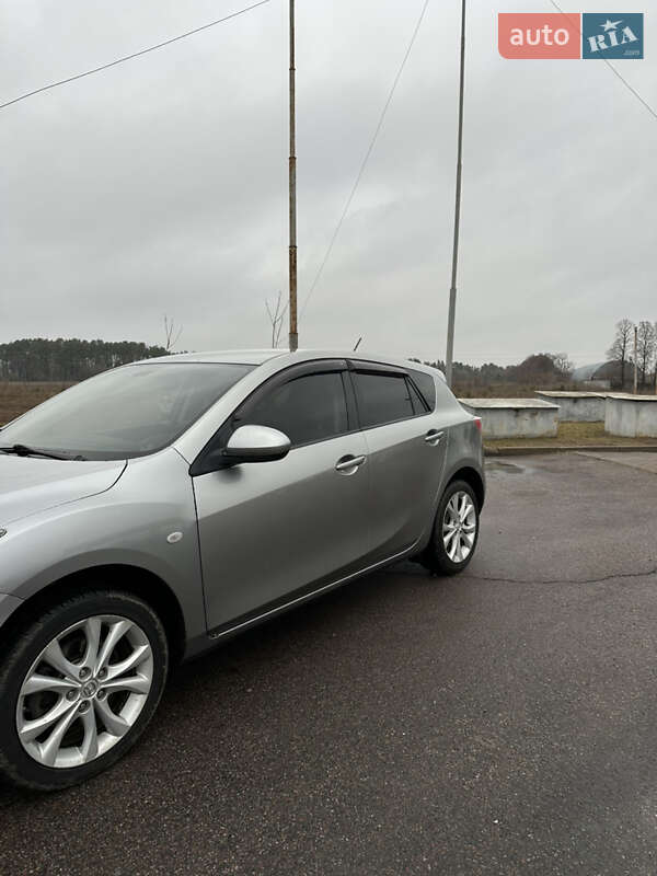 Хетчбек Mazda 3 2010 в Чернігові